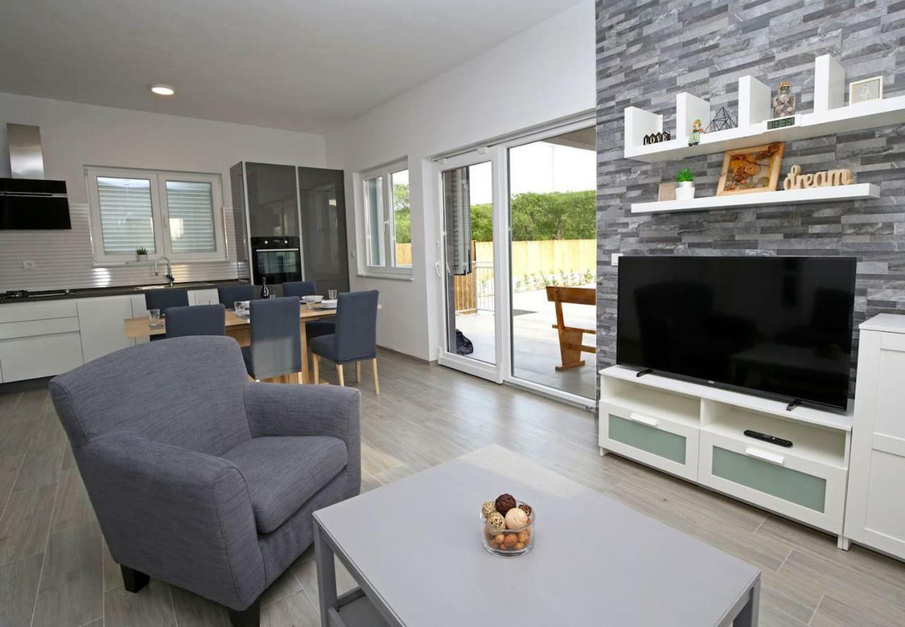 Modern Guest House Rak With Beautiful Pool Šibenik Exterior foto