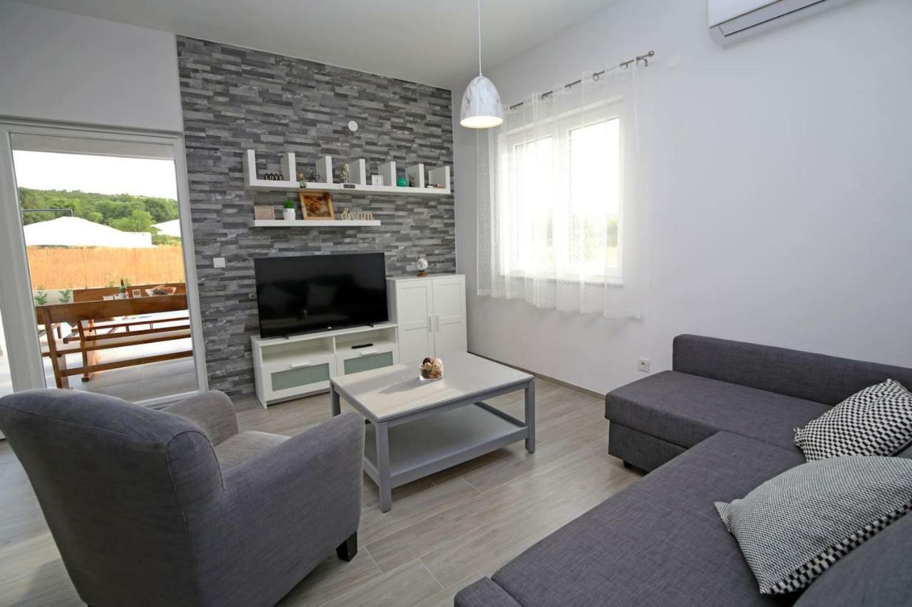 Modern Guest House Rak With Beautiful Pool Šibenik Exterior foto
